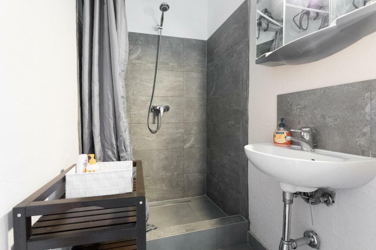 Cute Red Star Studio City Center فيينا المظهر الخارجي الصورة
